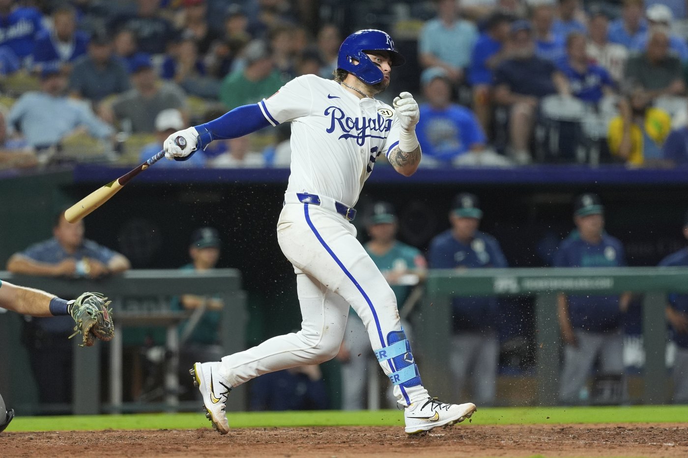 Raleigh's 2 homers ties Griffey's club record, Canzone belts 3 homers as Seattle wins 10th straight | iNFOnews.ca Raleigh's 2 homers ties Griffey's club record, Canzone belts 3 homers as Seattle wins 10th straight | iNFOnews.ca