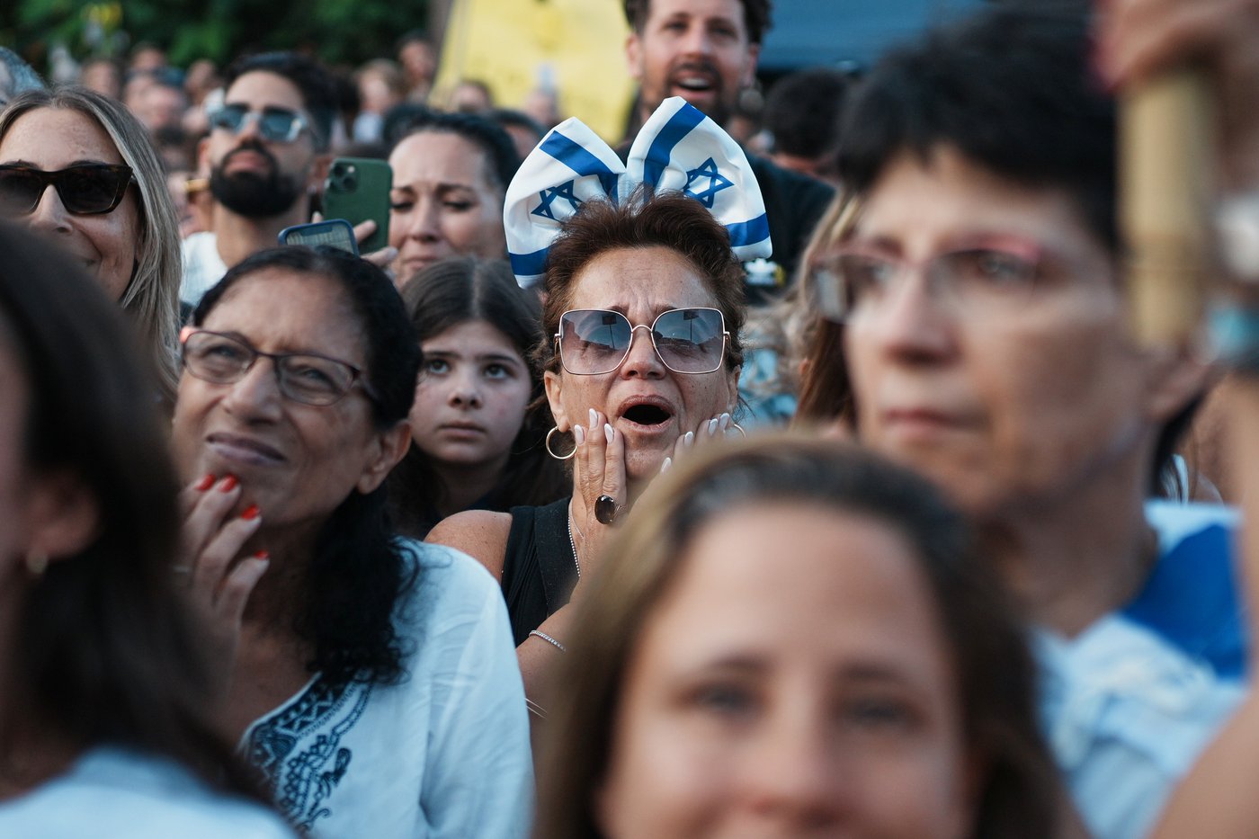 Israelis celebrate the return of hostages after ceasefire in Gaza, in photos | iNFOnews.ca
