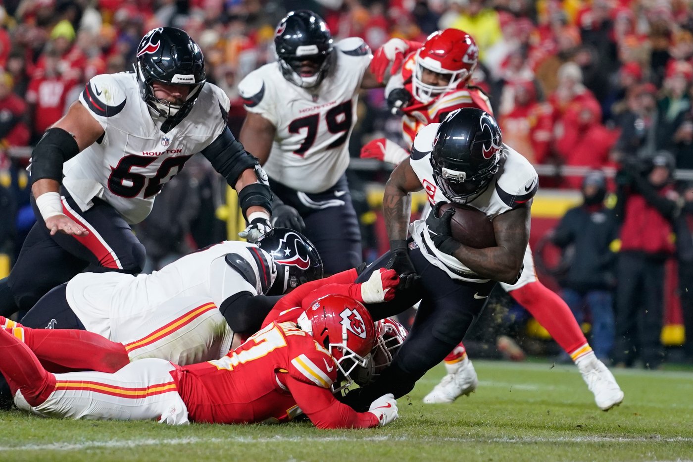 Chiefs' playoff hopes dim after 20-10 loss to Texans | iNFOnews.ca
