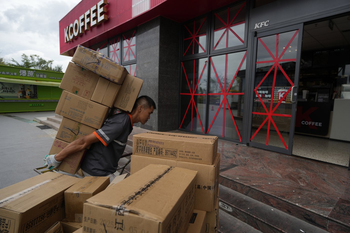 Southern China closes schools and cancels flights as Super Typhoon Ragasa nears | iNFOnews.ca