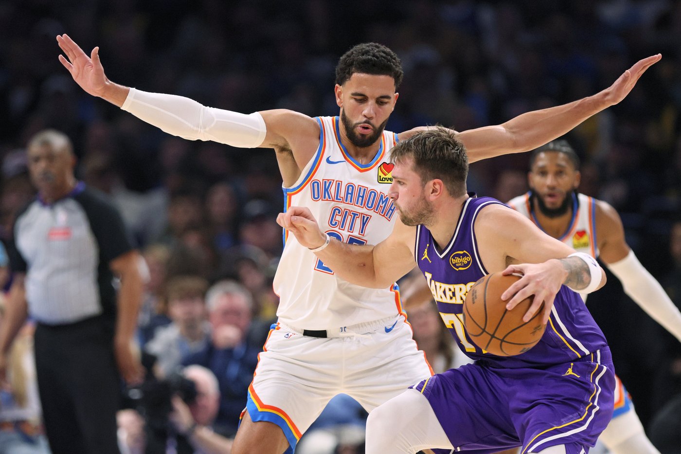 Gilgeous-Alexander scores 30 points as the Thunder beat Doncic and the Lakers 121-92 | iNFOnews.ca