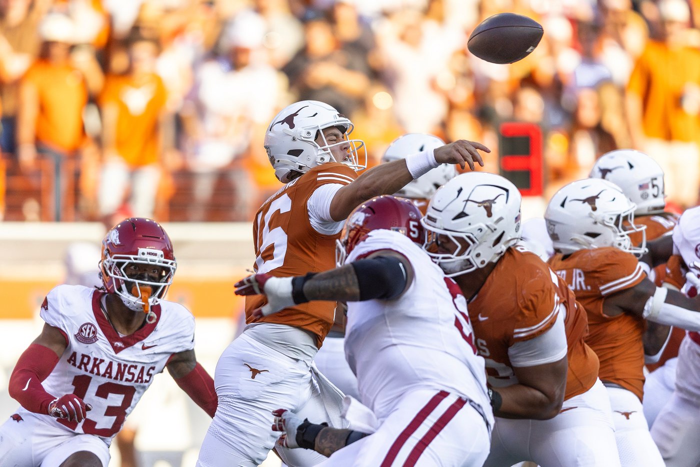 Arch Manning has 4 TDs passing, 1 rushing and 1 receiving as No. 17 Texas beats Arkansas 52-37 | iNFOnews.ca