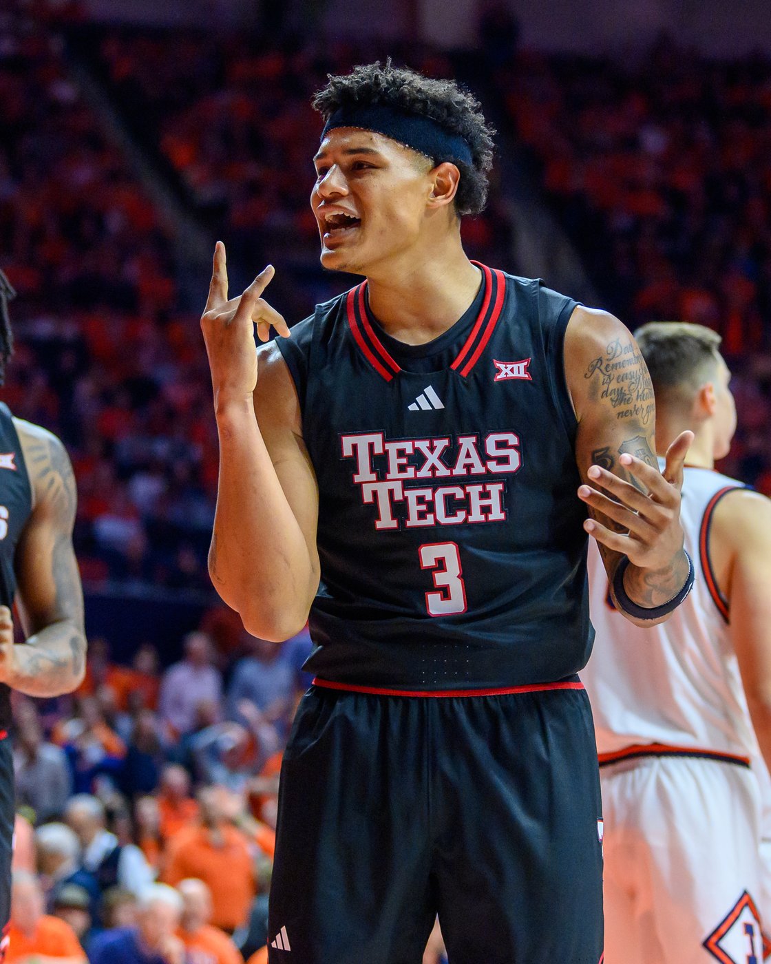 Stojakovic scores 23 and blocks late 3 attempt as No. 14 Illinois beats No. 11 Texas Tech 81-77 | iNFOnews.ca