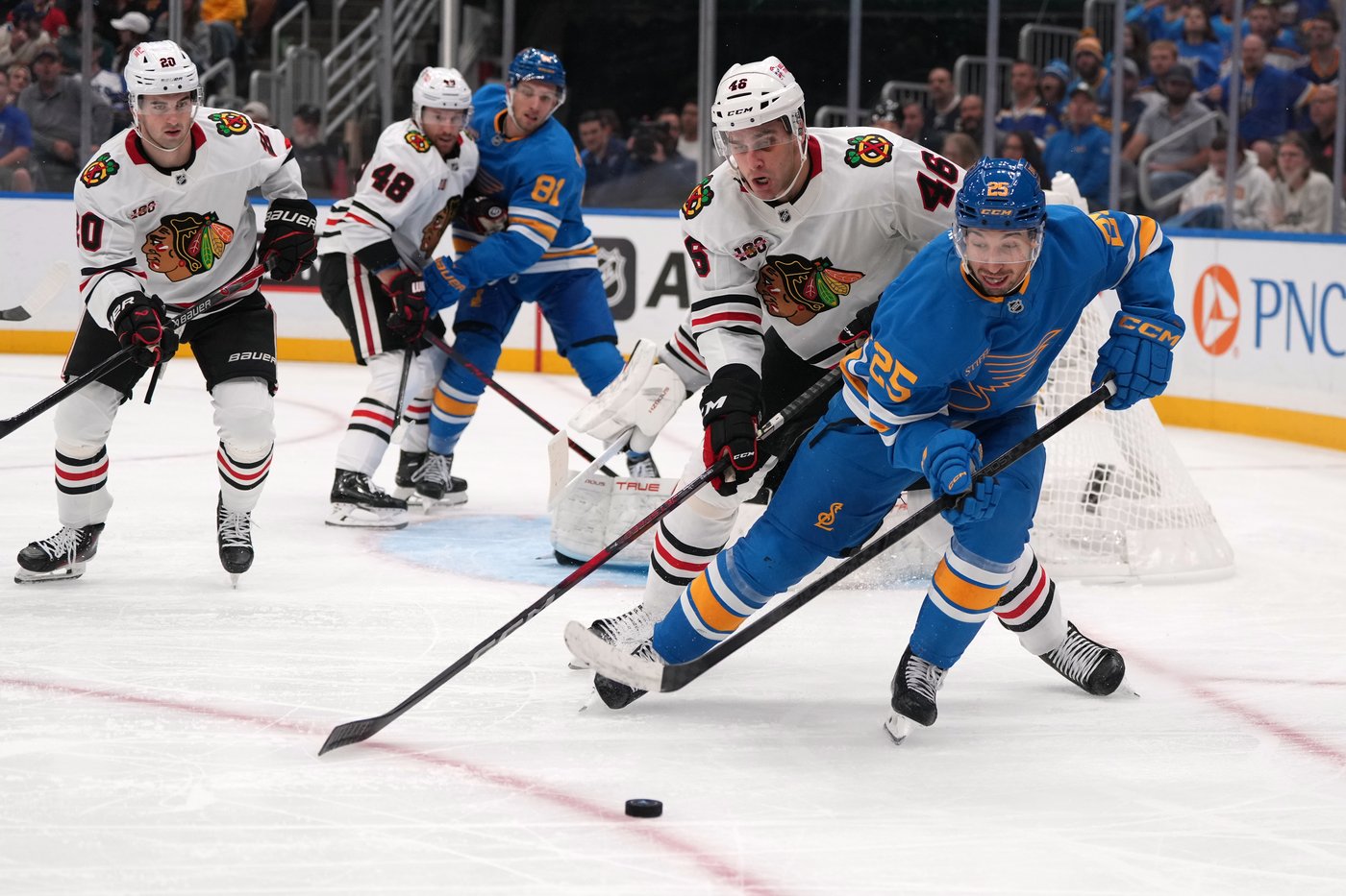 Reichel scores twice as the Blackhawks beat the Blues 8-3 while playing without Foligno | iNFOnews.ca Reichel scores twice as the Blackhawks beat the Blues 8-3 while playing without Foligno | iNFOnews.ca