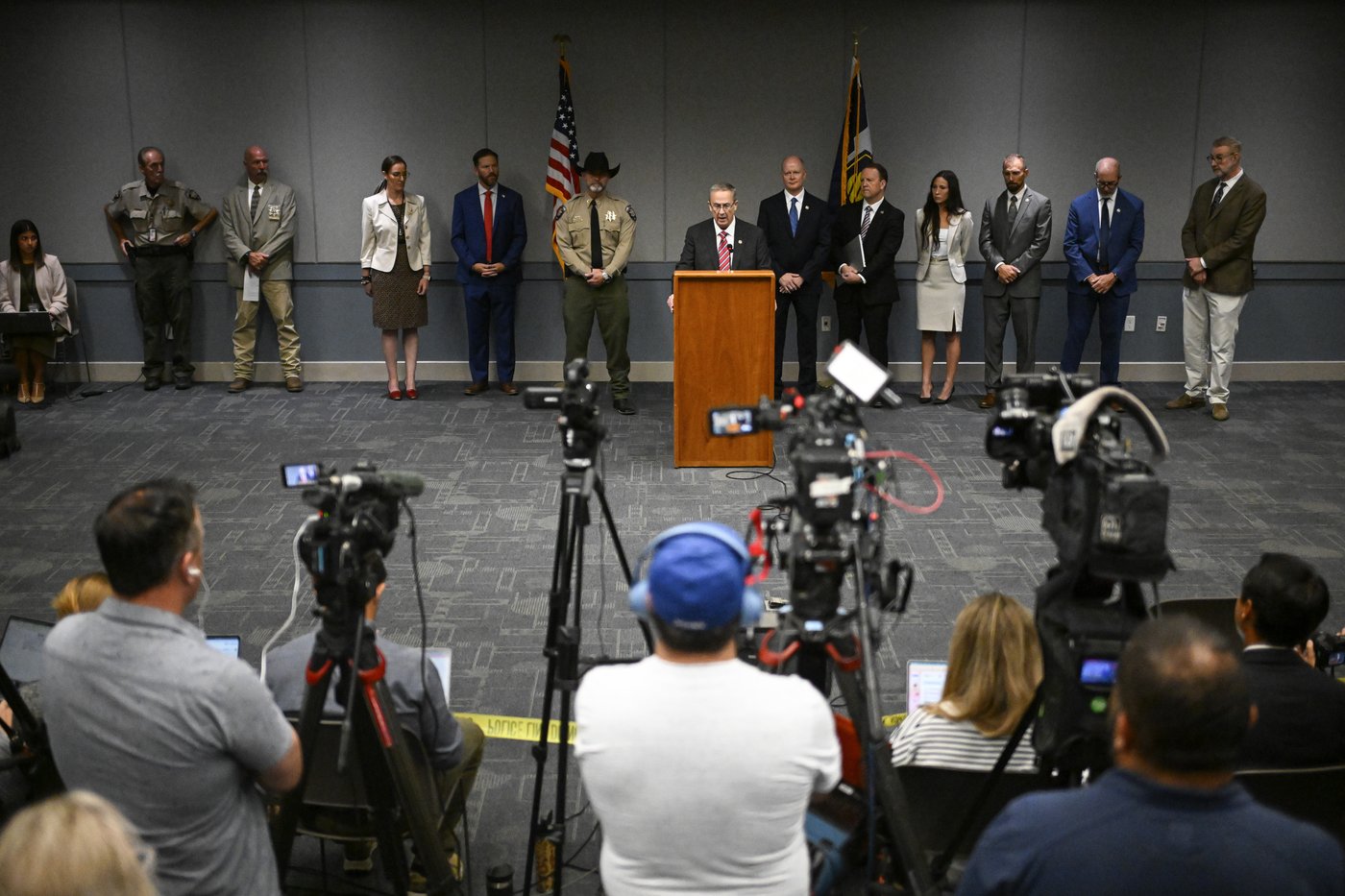 Suspect left note saying he planned to kill Charlie Kirk, later confessed in texts, prosecutor says | iNFOnews.ca