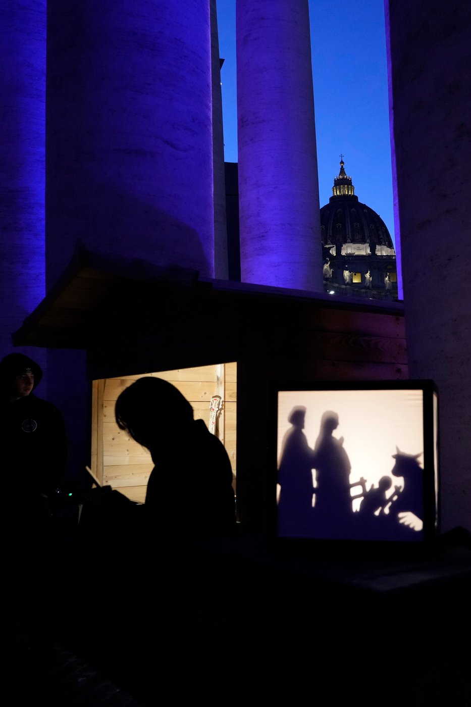 See the world in vertical: Top photos by AP's photojournalists | iNFOnews.ca