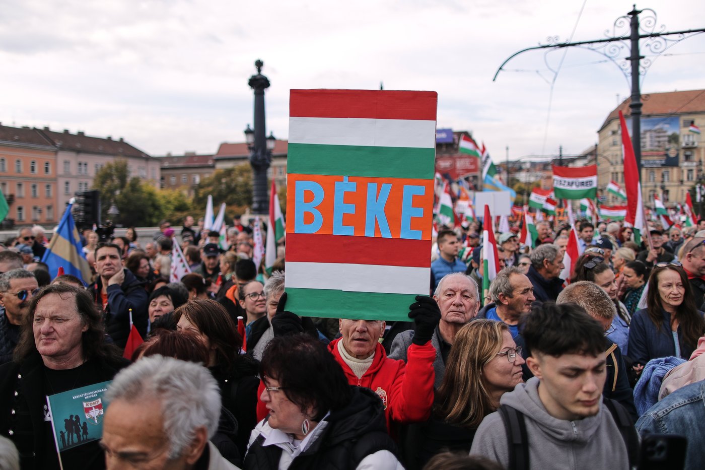 Thousands march in Budapest to support Orbán amid election challenges | iNFOnews.ca Thousands march in Budapest to support Orbán amid election challenges | iNFOnews.ca