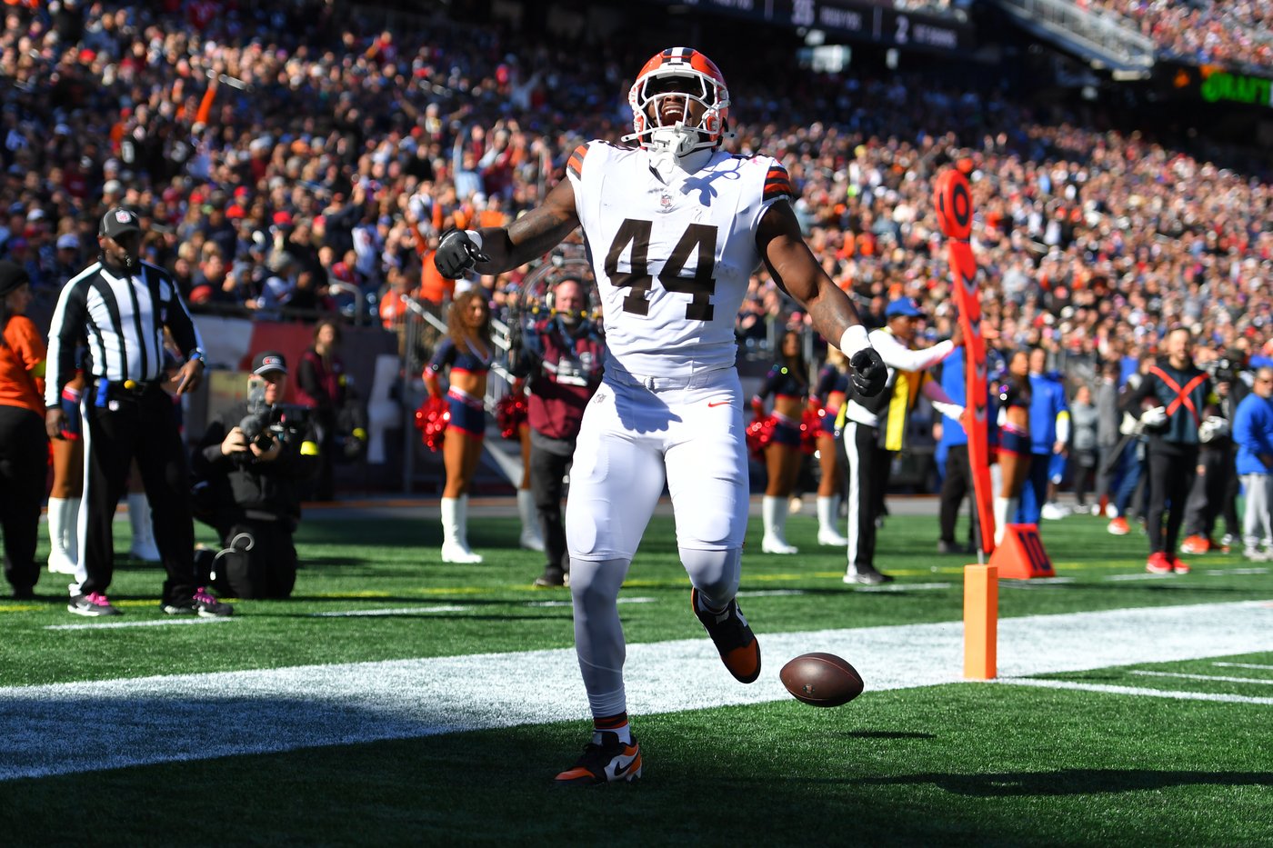Drake Maye throws 3 TDs as Patriots overcome Myles Garrett's 5-sack game in 32-13 win over Browns | iNFOnews.ca Drake Maye throws 3 TDs as Patriots overcome Myles Garrett's 5-sack game in 32-13 win over Browns | iNFOnews.ca