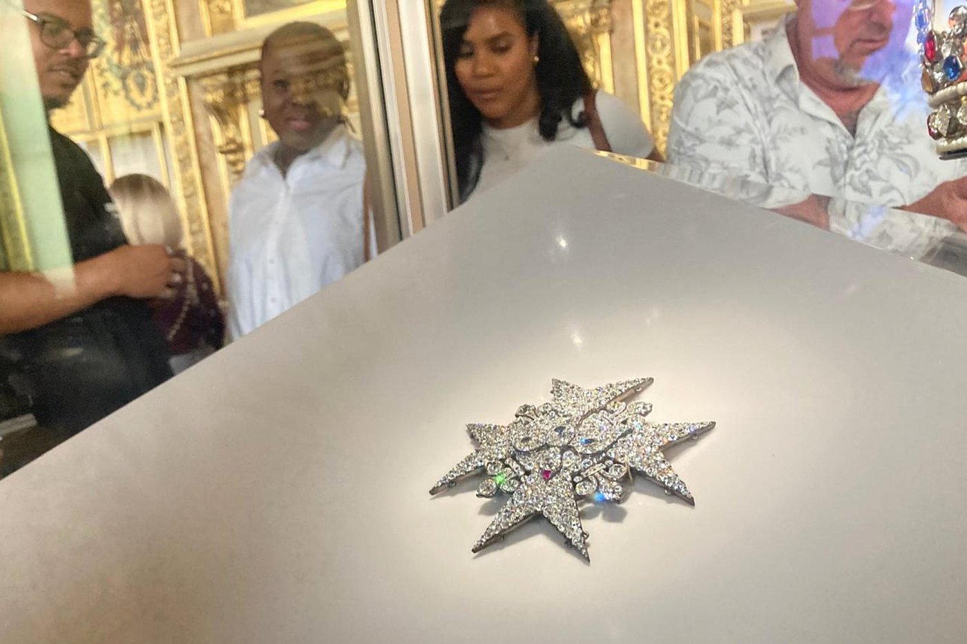 LISTEN: What we know about the Louvre crown jewel heist as told by AP reporter John Leicester | iNFOnews.ca