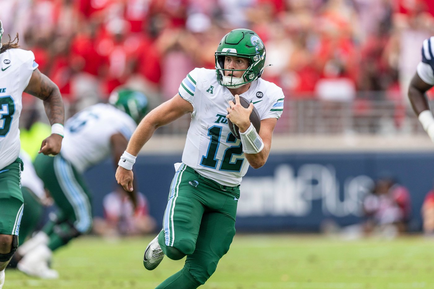 North Texas and Tulane meet for American Conference title and CFP spot after a quarterback shuffle | iNFOnews.ca