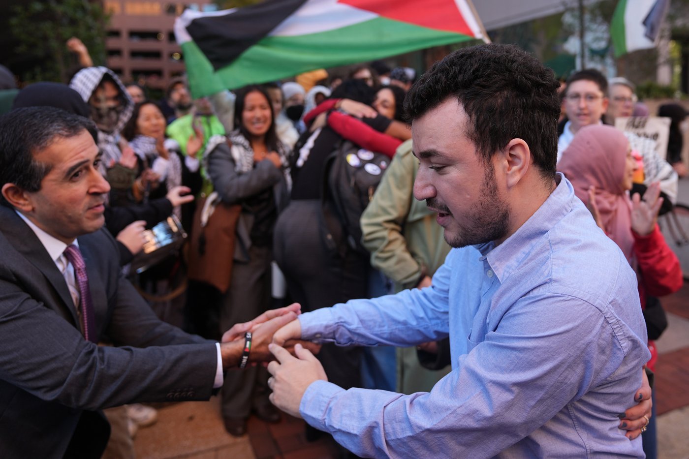 Mahmoud Khalil appears in appeals court as Trump administration continues efforts to deport him | iNFOnews.ca Mahmoud Khalil appears in appeals court as Trump administration continues efforts to deport him | iNFOnews.ca