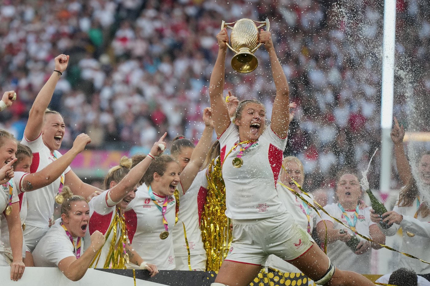 Photo highlights of untouchable England beating Canada at Women's Rugby World Cup final | iNFOnews.ca