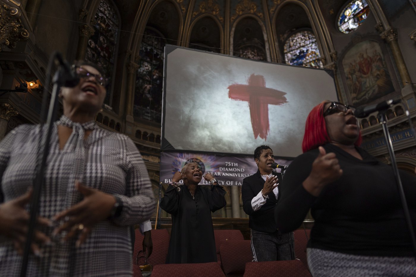 Chicago churches urge calm resistance ahead of expected federal intervention | iNFOnews.ca