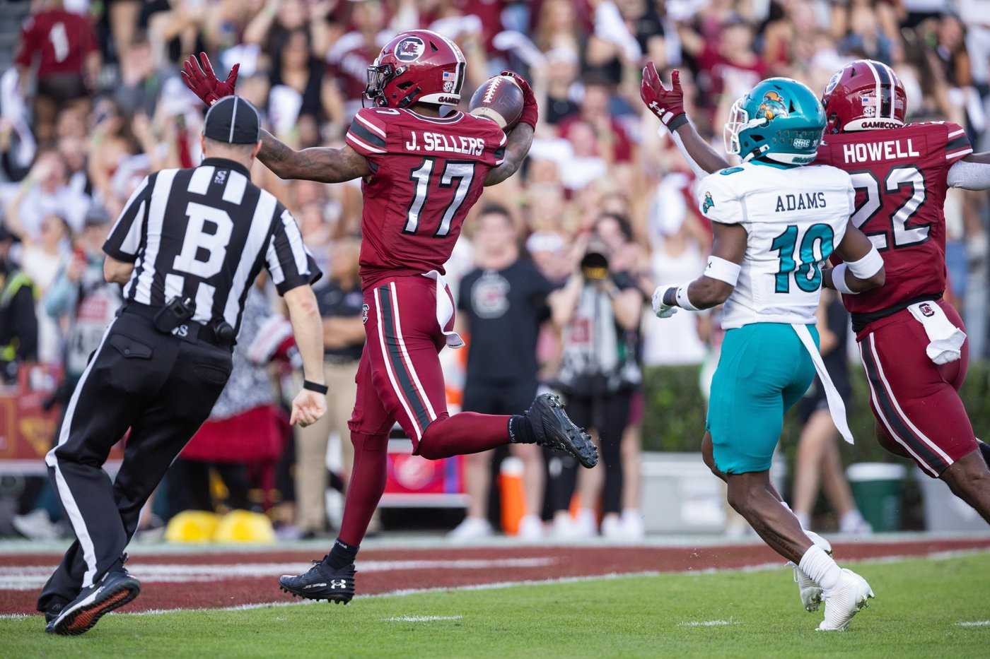 Sellers accounts for four TDs in South Carolina 51-7 rout of Coastal Carolina | iNFOnews.ca