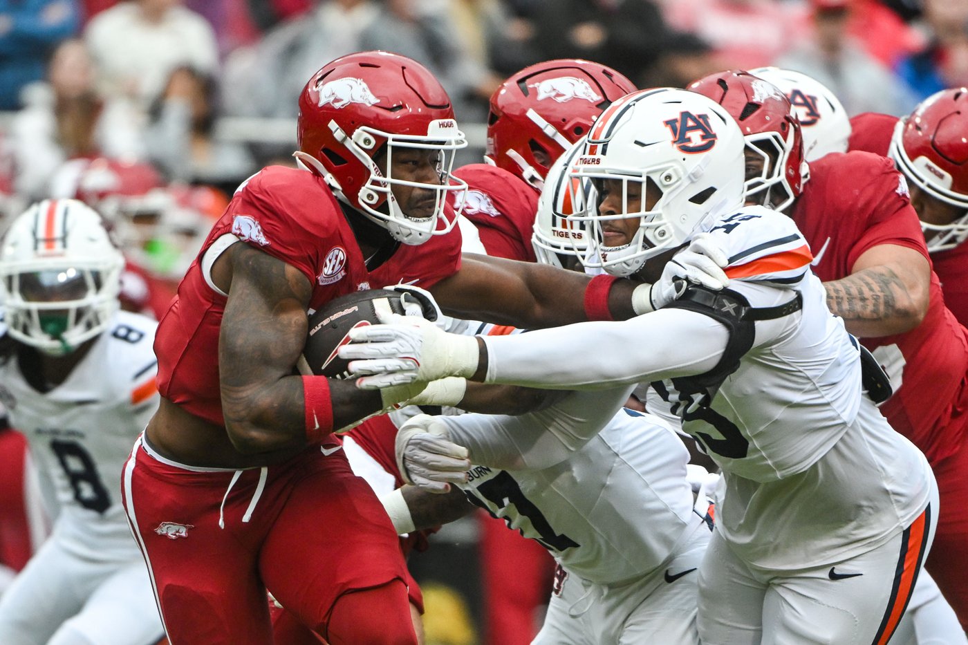 Late pick-6 helps lift Auburn to first SEC win over Arkansas 33-24 | iNFOnews.ca Late pick-6 helps lift Auburn to first SEC win over Arkansas 33-24 | iNFOnews.ca