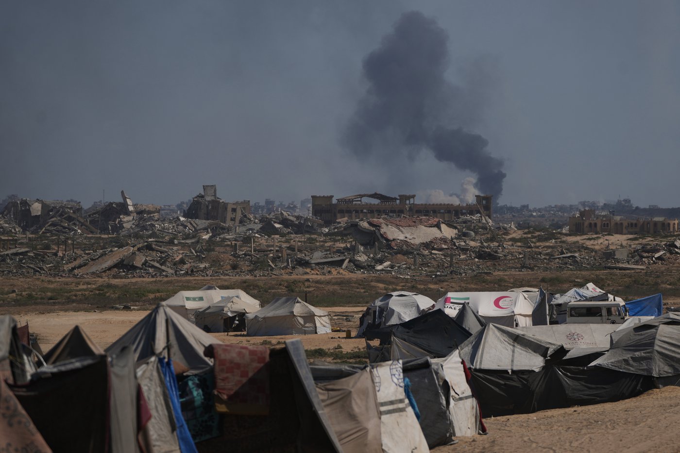 Israeli strikes kill dozens in Gaza as Hamas considers its response to Trump's peace proposal | iNFOnews.ca