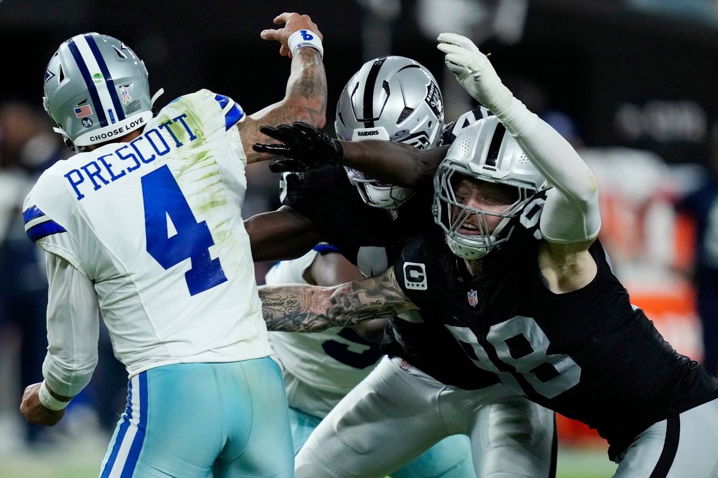 Cowboys honor Kneeland, then get 4 TD passes from Prescott in 33-16 win over Raiders | iNFOnews.ca