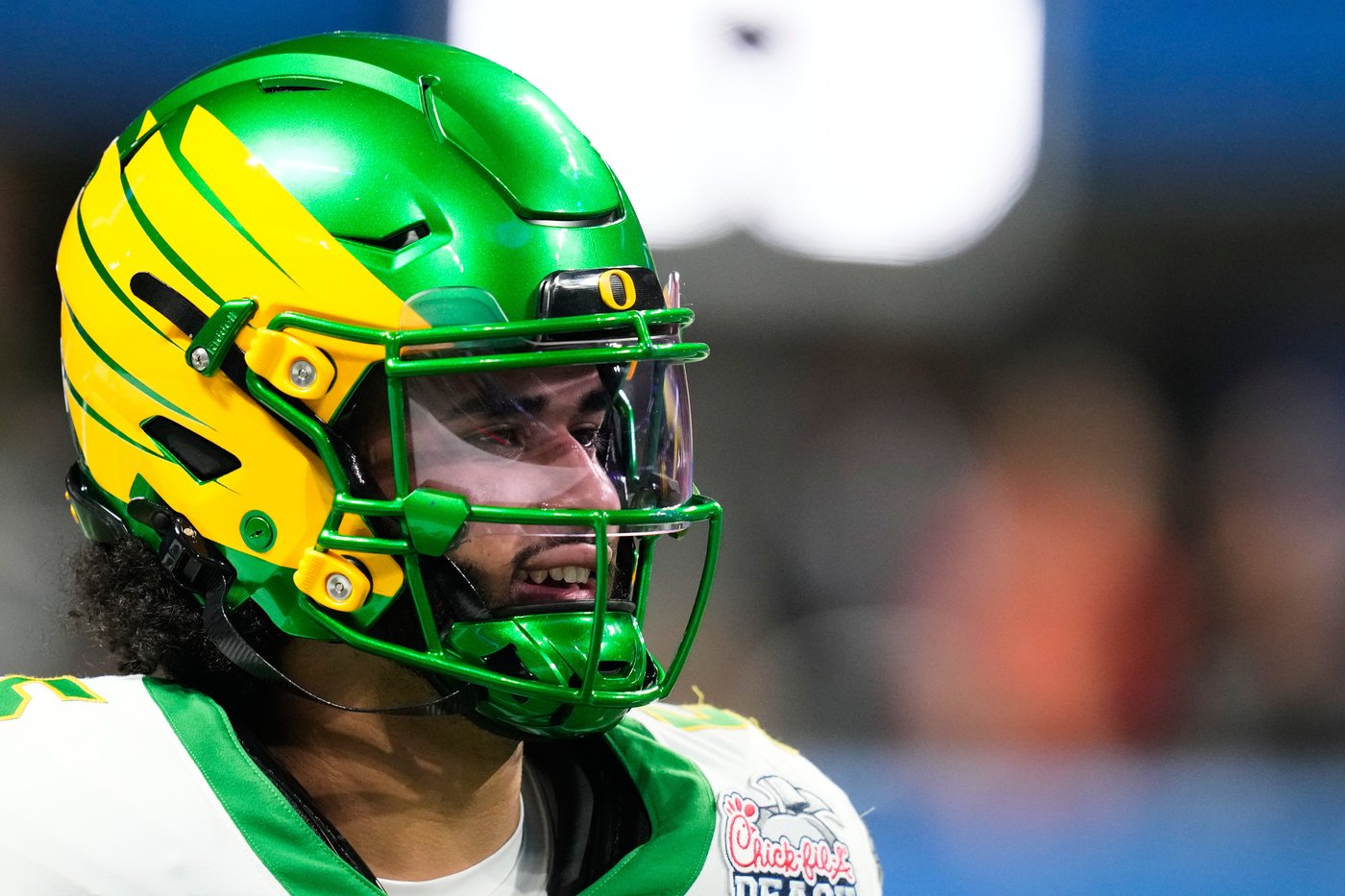 Oregon QB Dante Moore says he'll return to the Ducks rather than declare for the NFL draft | iNFOnews.ca