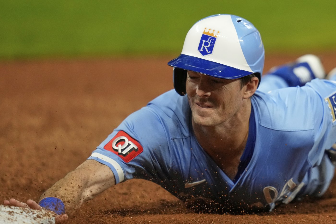 C.J. Kayfus' homer in 8th inning propels Guardians to 3-2 victory over Royals | iNFOnews.ca