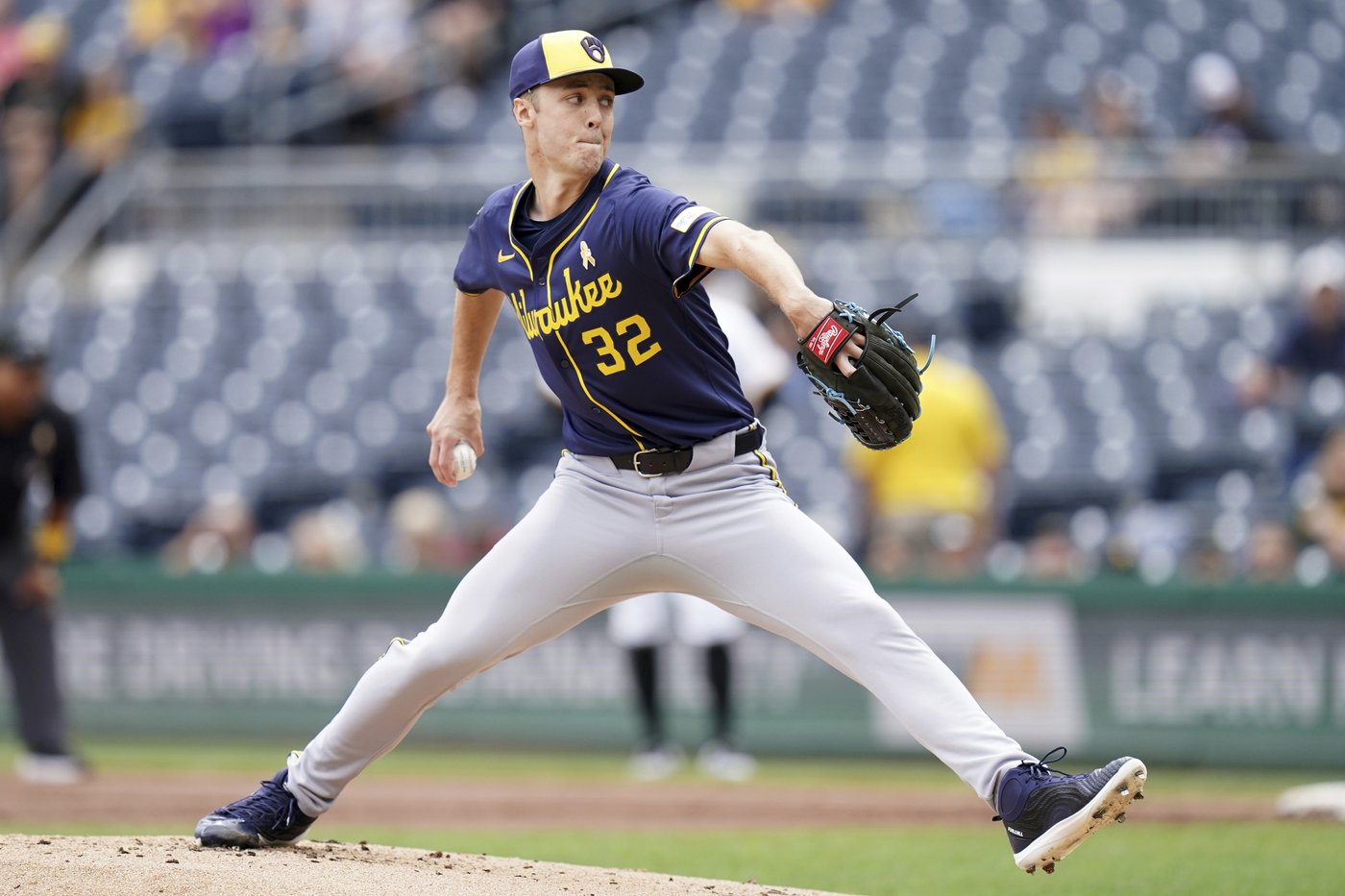 Vaughn has 4 hits, Misiorowski cruises as Brewers pounce on Pirates in 10-2 win for three-game sweep | iNFOnews.ca Vaughn has 4 hits, Misiorowski cruises as Brewers pounce on Pirates in 10-2 win for three-game sweep | iNFOnews.ca