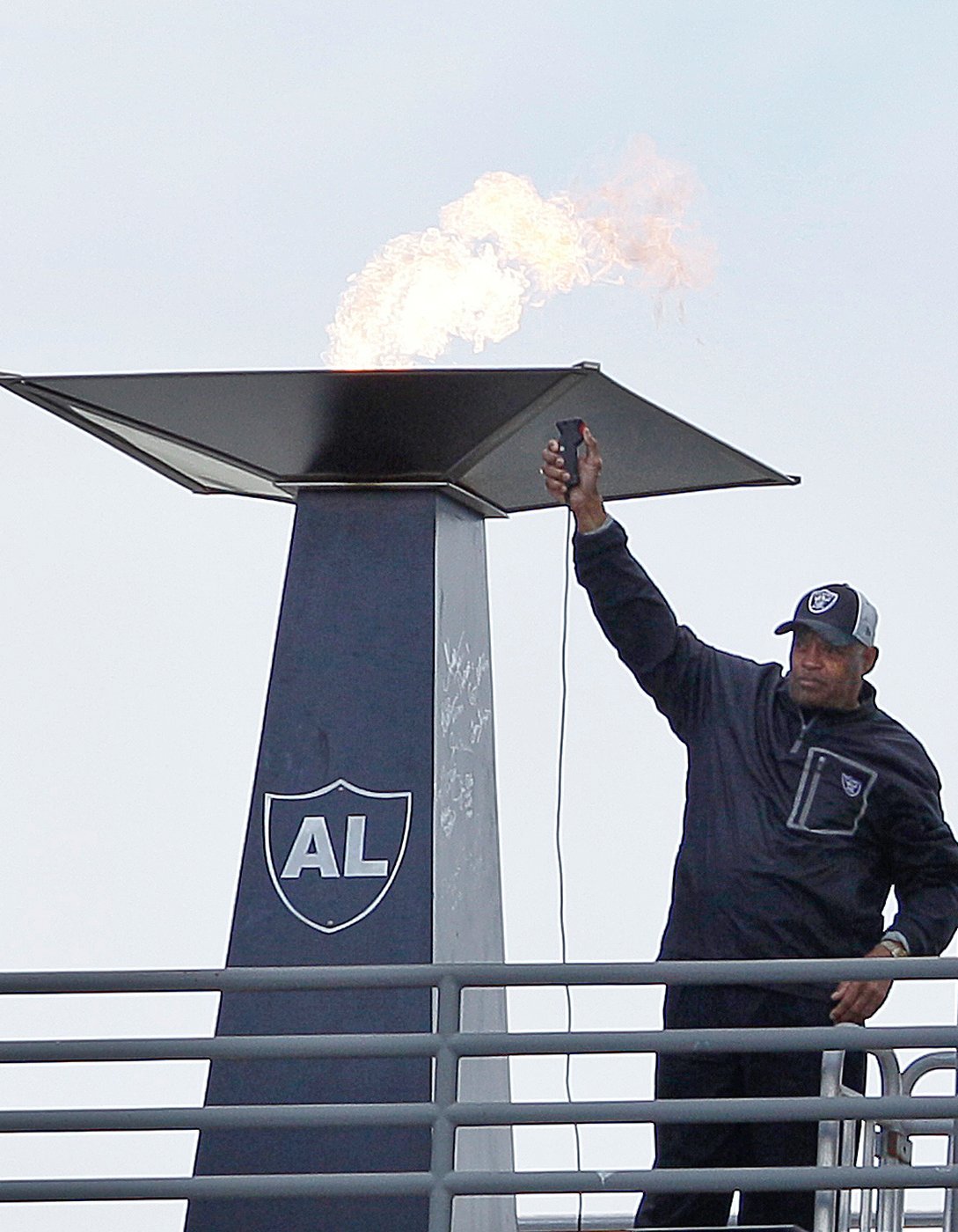 Raiders legend George Atkinson, known for his fierce hits, dies at 78 | iNFOnews.ca Raiders legend George Atkinson, known for his fierce hits, dies at 78 | iNFOnews.ca