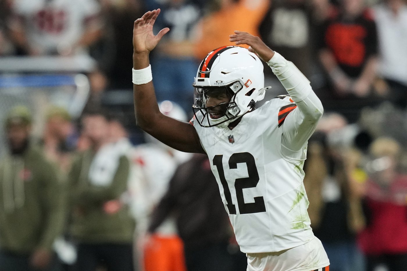 Shedeur Sanders makes some big plays and Browns' defense does the rest as rookie wins 1st NFL start | iNFOnews.ca