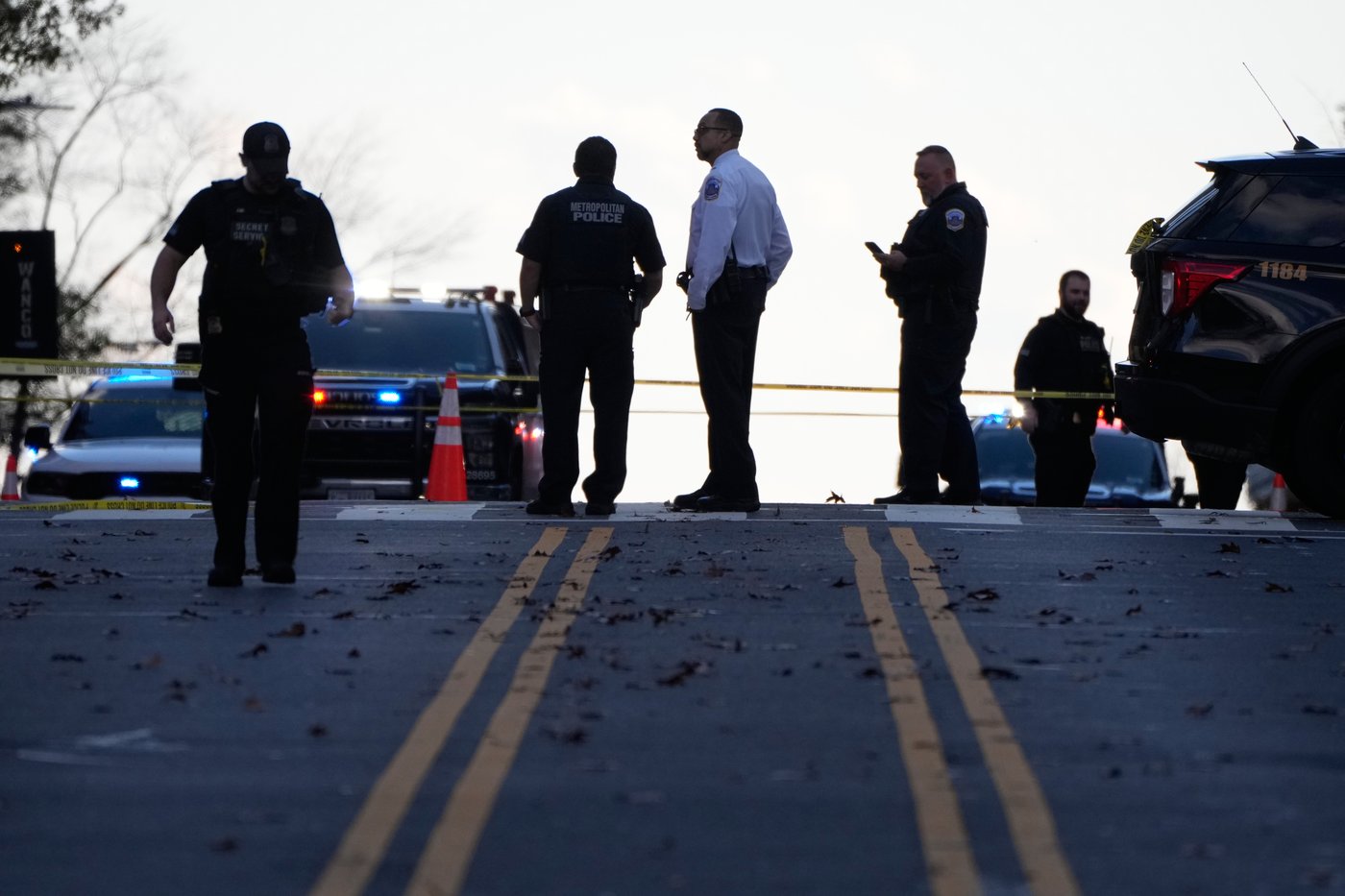 Photos from the scene where 2 National Guard members were shot near the White House | iNFOnews.ca