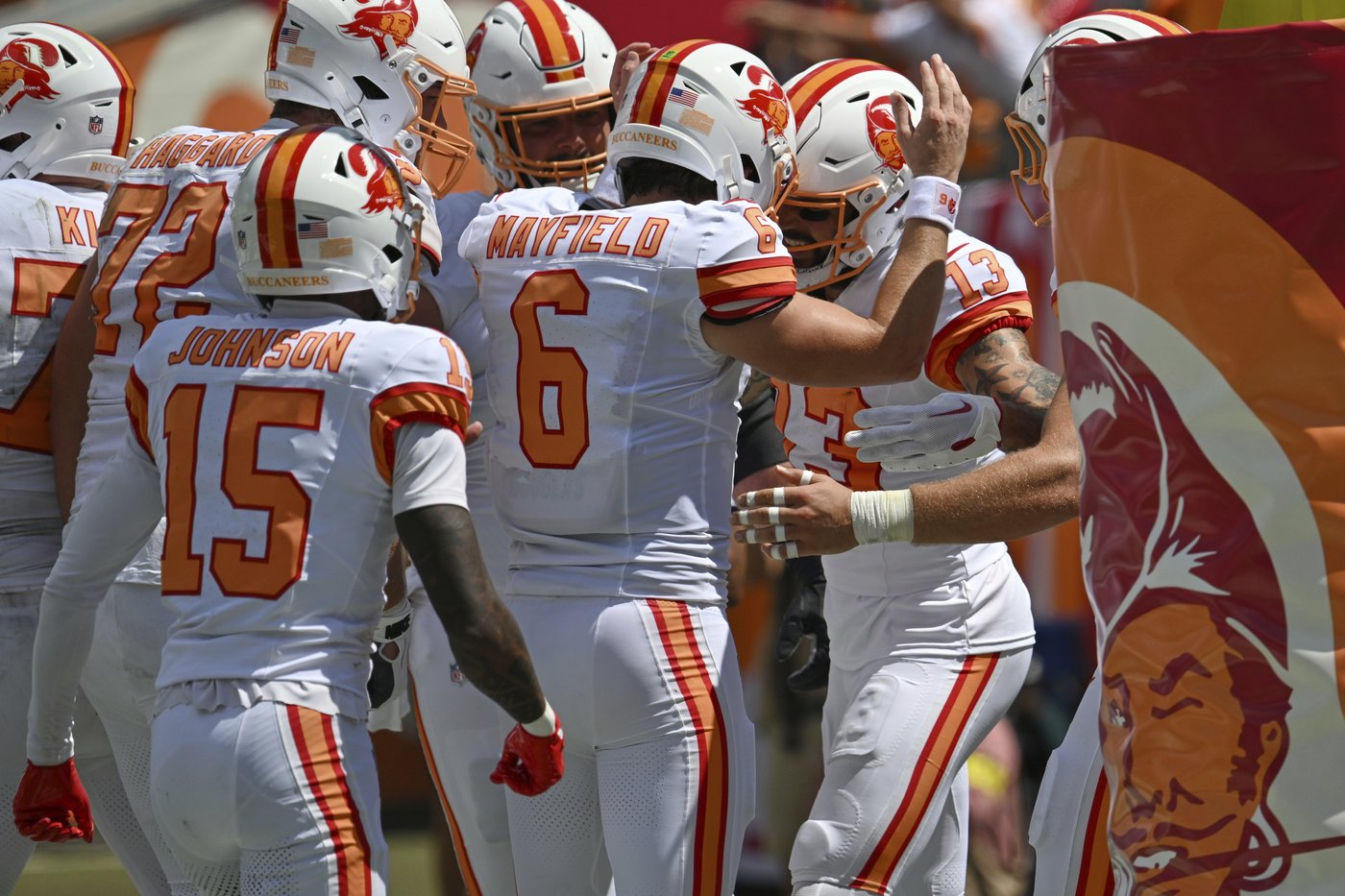 Eagles-Buccaneers meet in a matchup of unbeaten teams that could be a playoff preview | iNFOnews.ca
