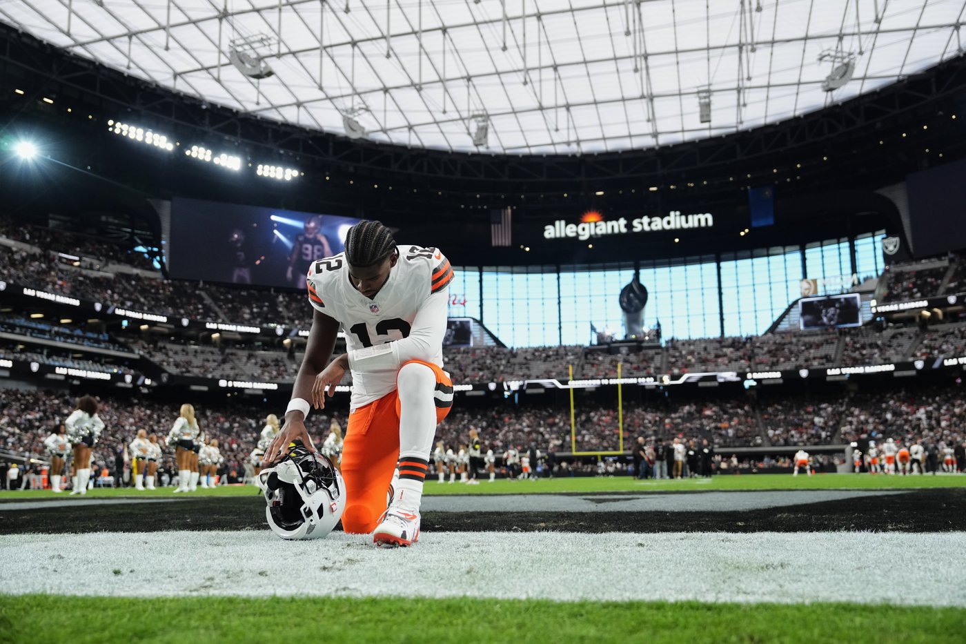 Shedeur Sanders makes some big plays and Browns' defense does the rest as rookie wins 1st NFL start | iNFOnews.ca