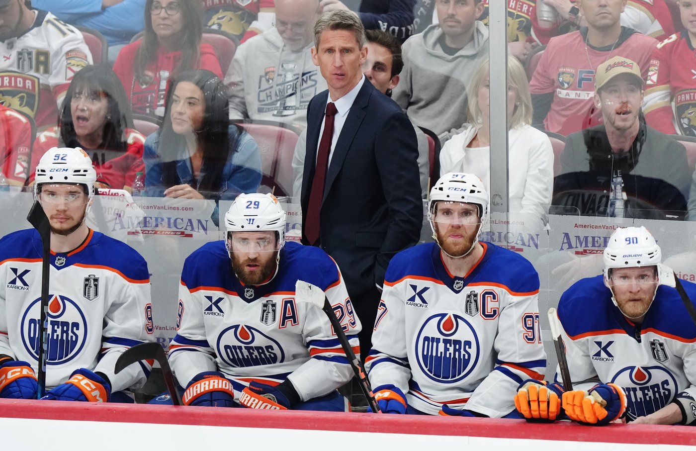 Oilers sign head coach Kris Knoblauch to extension after consecutive Cup finals | iNFOnews.ca