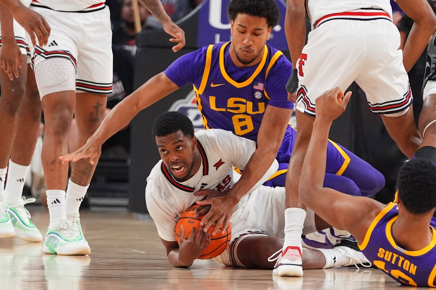 Christian Anderson scores 27 points as No. 19 Texas Tech beats LSU 82-58 for Tigers' 1st loss | iNFOnews.ca