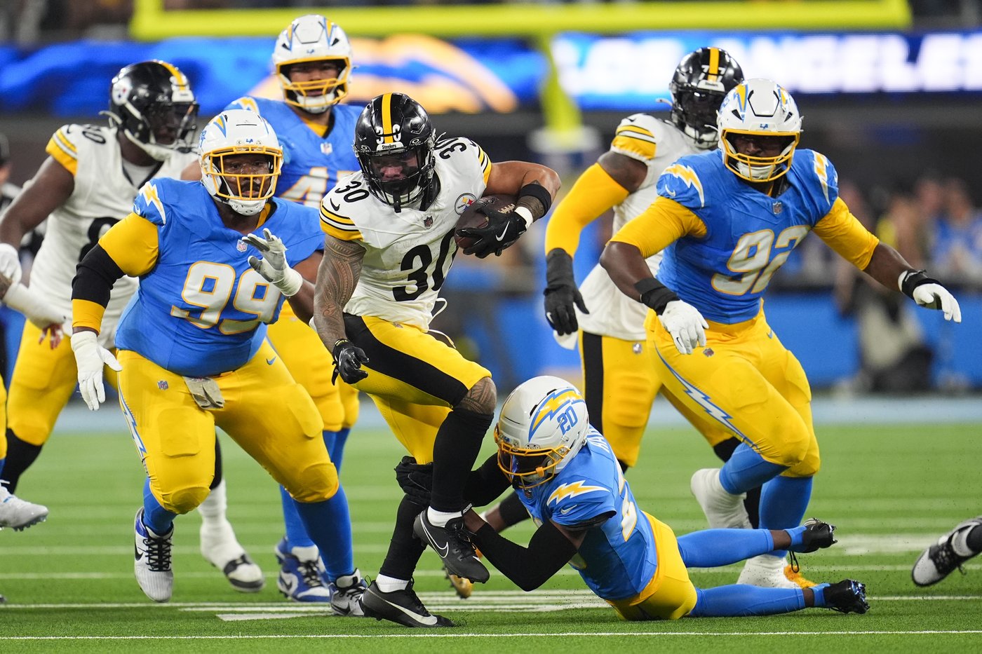 Steelers will try to hold on to first in the AFC North when Joe Flacco and Bengals visit | iNFOnews.ca