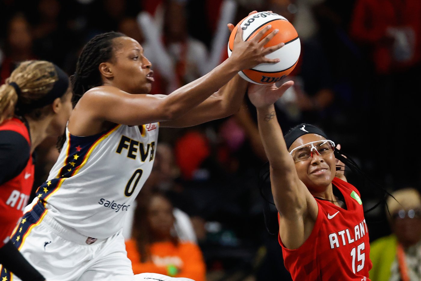 Boston has go-ahead basket with 7.4 seconds left as Fever beat Dream 87-85 to reach WNBA semifinals | iNFOnews.ca