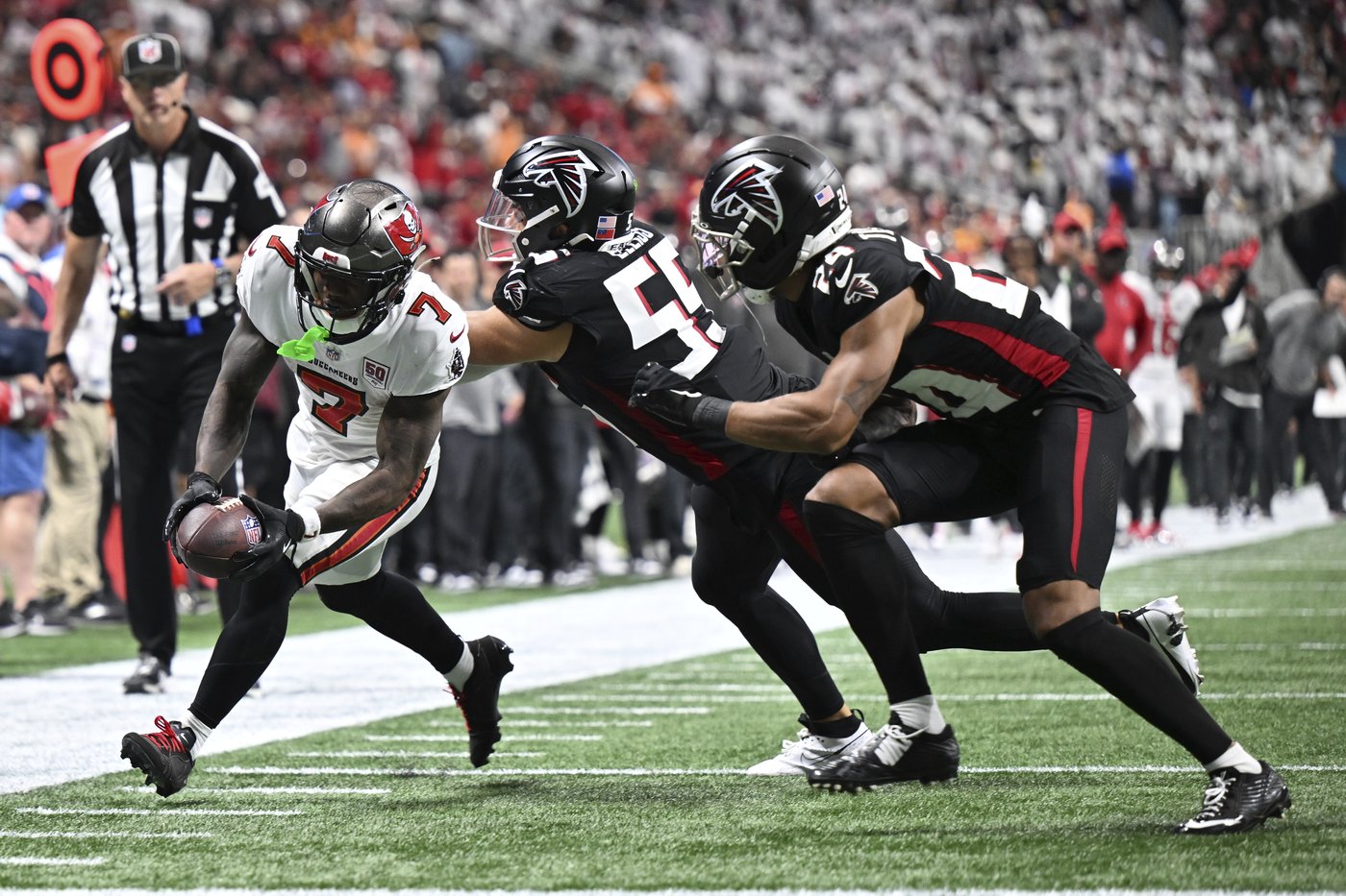 Buccaneers ride 2 TD catches by rookie Egbuka to dramatic 23-20 win over Penix, Falcons | iNFOnews.ca