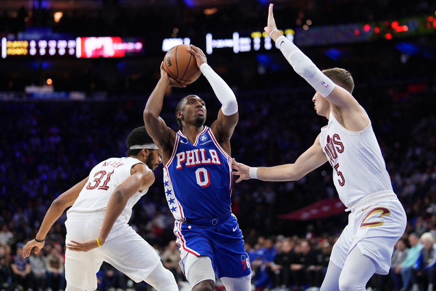 Mitchell has 35 points to power Cavs past 76ers 133-107 but Garland exits with foot injury | iNFOnews.ca