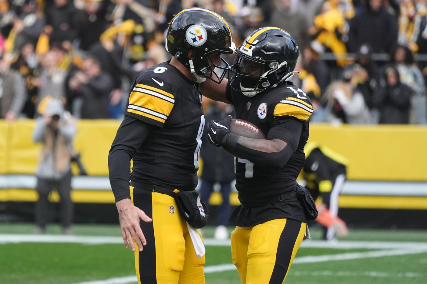 Steelers QB Aaron Rodgers misses practice but is hopeful to renew acquaintances with the Bears | iNFOnews.ca