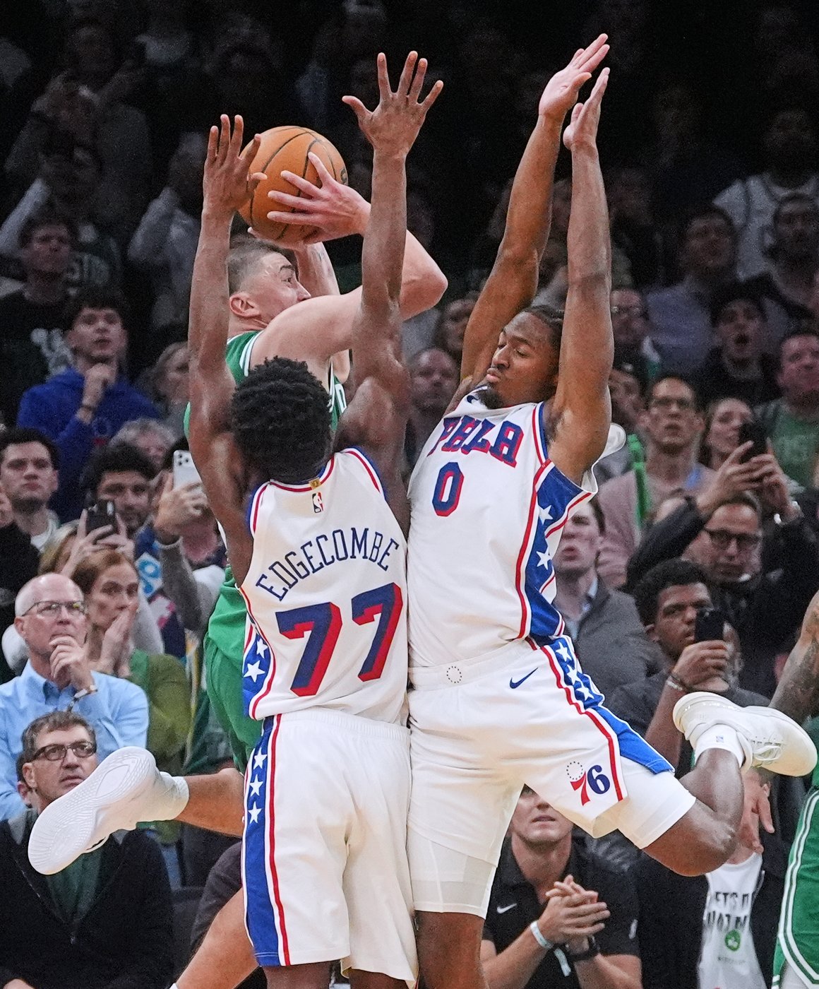 76ers rookie VJ Edgecombe scores 34 points in opener, most in NBA debut since Wilt Chamberlain | iNFOnews.ca
