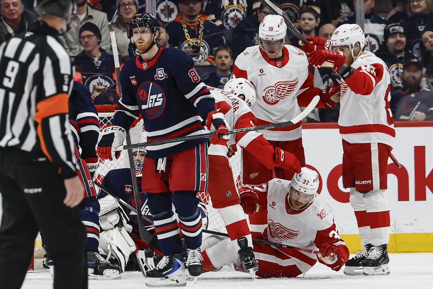 Jets 'embarrassed' with effort in 5-1 loss to visiting Red Wings | iNFOnews.ca