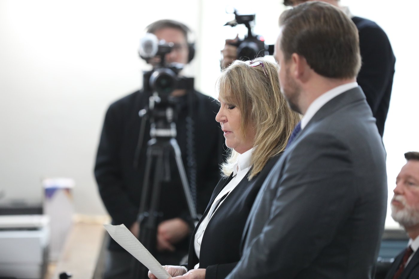 Court clerk who helped with Alex Murdaugh's trial pleads guilty to showing sealed exhibits | iNFOnews.ca