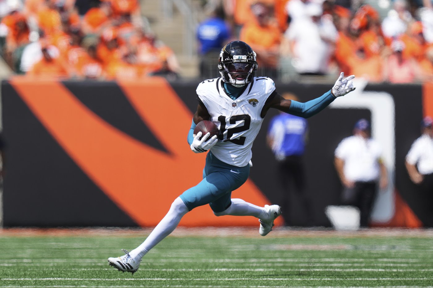 Jaguars WR Brian Thomas Jr. is trying to snap out of a sophomore slump after another costly drop | iNFOnews.ca