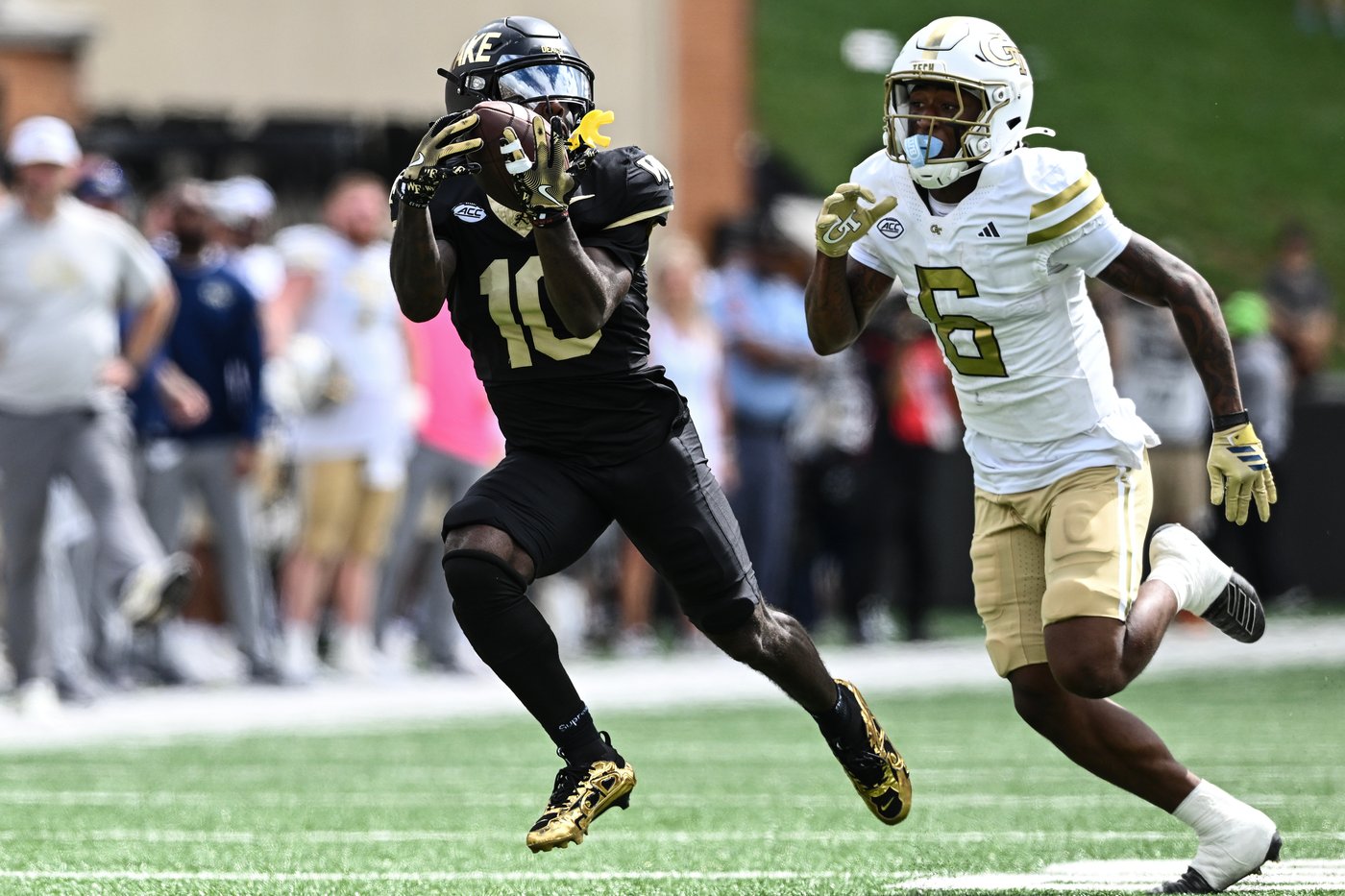King's TD, stop on 2-point try help No. 16 Georgia Tech hold off Wake Forest 30-29 in OT | iNFOnews.ca
