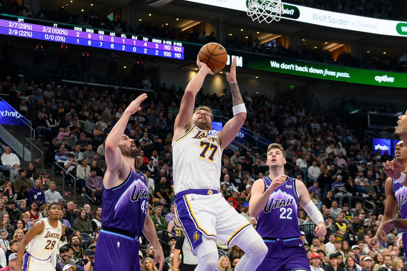 Lakers outlast Jazz 108-106 as Doncic scores 33 and James 17 in his 1st road test of season | iNFOnews.ca Lakers outlast Jazz 108-106 as Doncic scores 33 and James 17 in his 1st road test of season | iNFOnews.ca