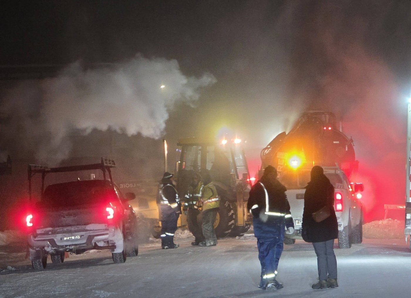 'Old gal has had rough night': Main break floods iconic Yukon bar amid -40 C weather | iNFOnews.ca