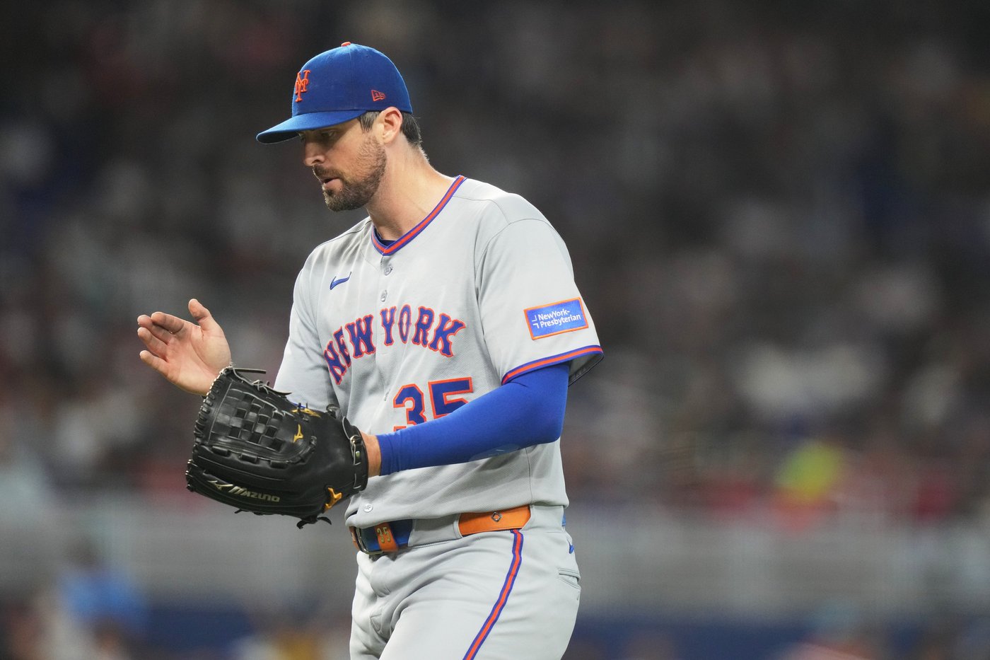 Alonso and Holmes lead Mets past Marlins 5-0 to push NL wild-card race to final day of season | iNFOnews.ca