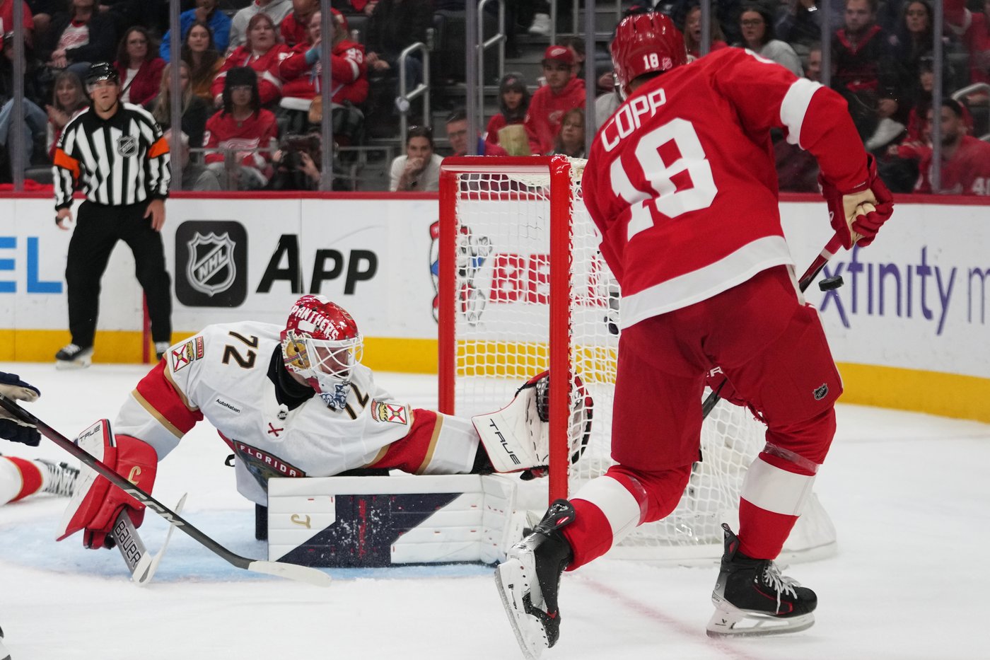 Red Wings beat Panthers 4-1 to end defending champ's opening winning streak at 3 | iNFOnews.ca Red Wings beat Panthers 4-1 to end defending champ's opening winning streak at 3 | iNFOnews.ca