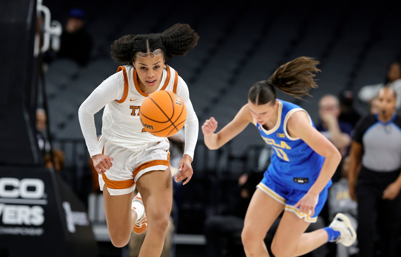 No. 4 Texas holds off No. 3 UCLA in 76-65 victory to advance to Players Era Championship | iNFOnews.ca