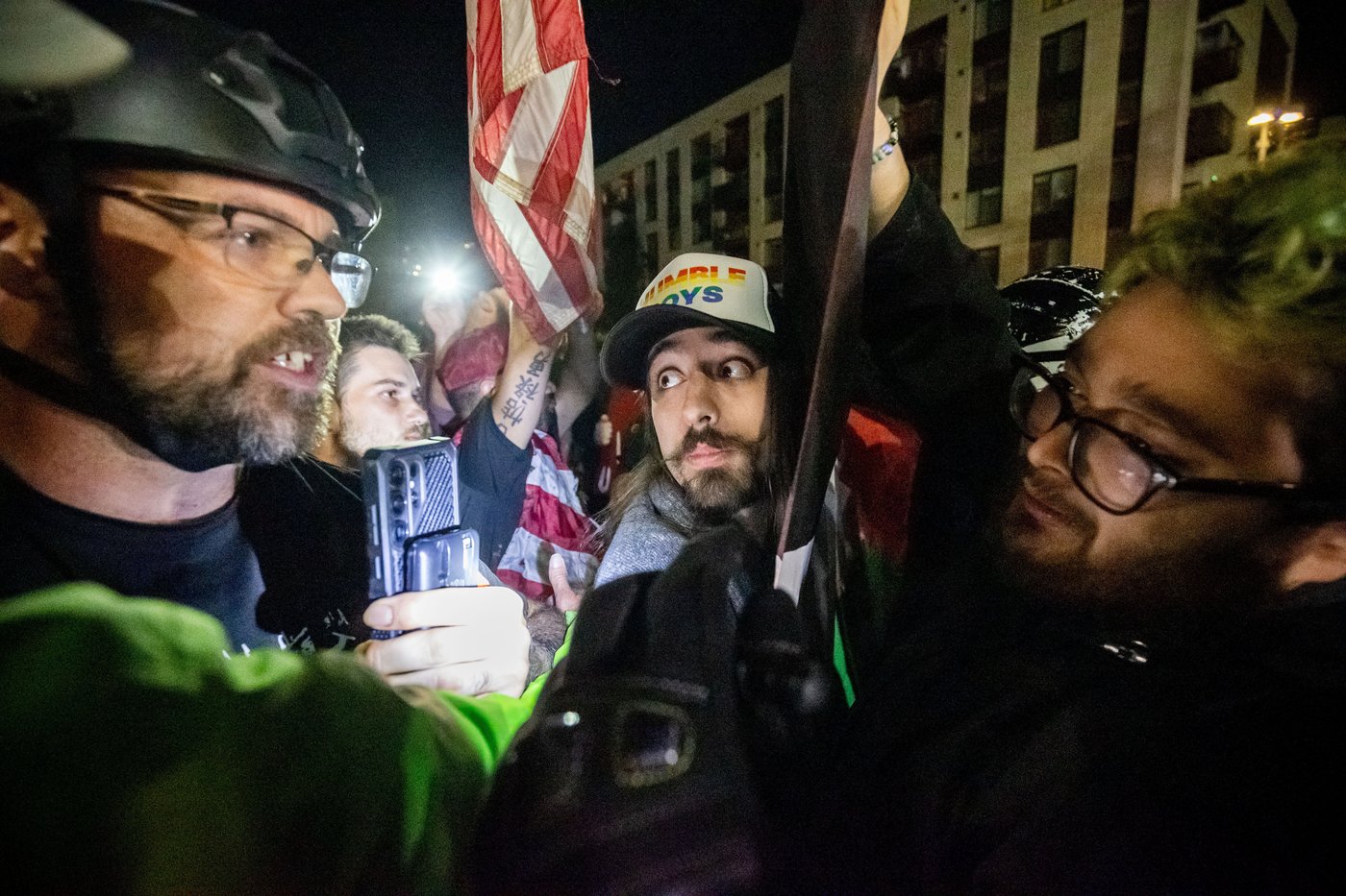 Photos of the mixed reactions to Trump's bid to deploy troops to more US cities | iNFOnews.ca
