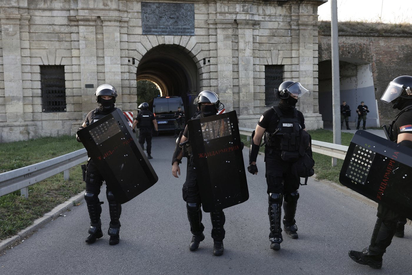 Serbia's opposing camps hold parallel rallies, reflecting deep political crisis | iNFOnews.ca