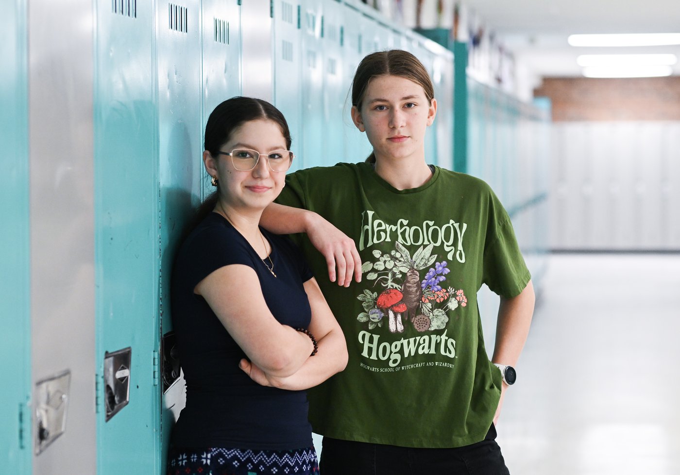 Quebec school cellphone ban has had positive impact, students and administrators say | iNFOnews.ca