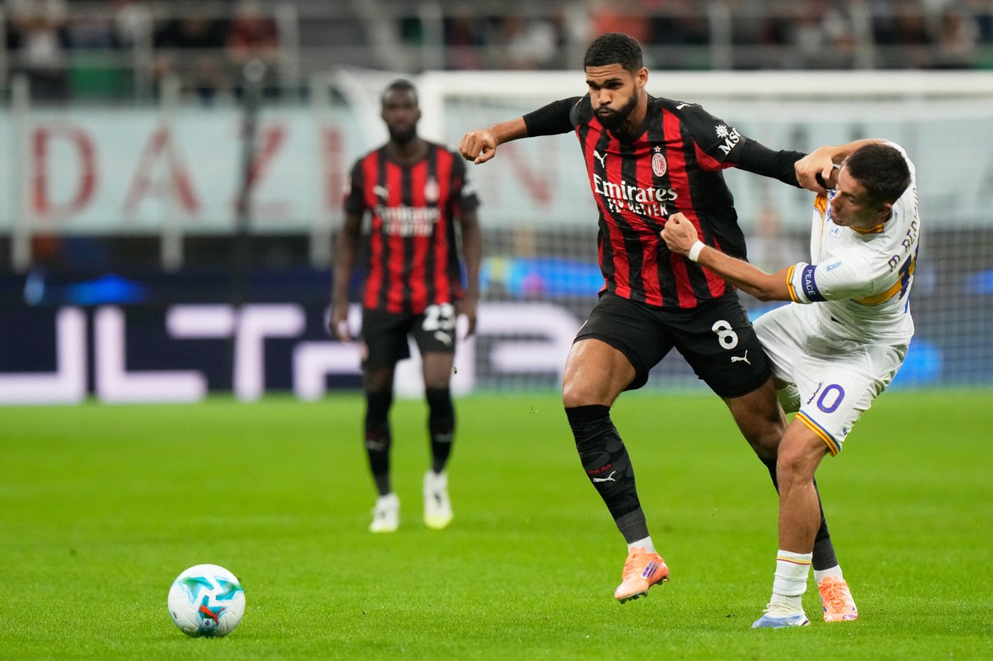 AC Milan beats 10-man Lecce 3-0 in Italian Cup to keep alive trophy pursuit without European play | iNFOnews.ca